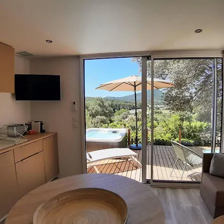 Le Beau Veze Kamp alanı Carqueiranne