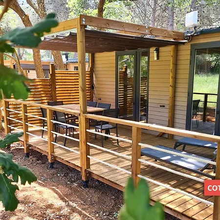 Le Beau Veze Kamp alanı Carqueiranne