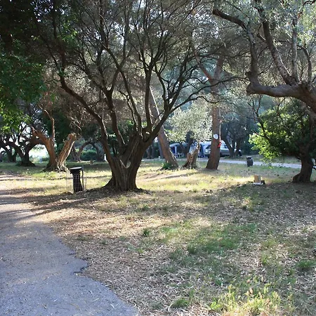 Le Beau Veze Kamp alanı Carqueiranne
