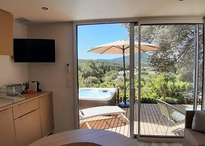 Le Beau Veze Kamp alanı Carqueiranne